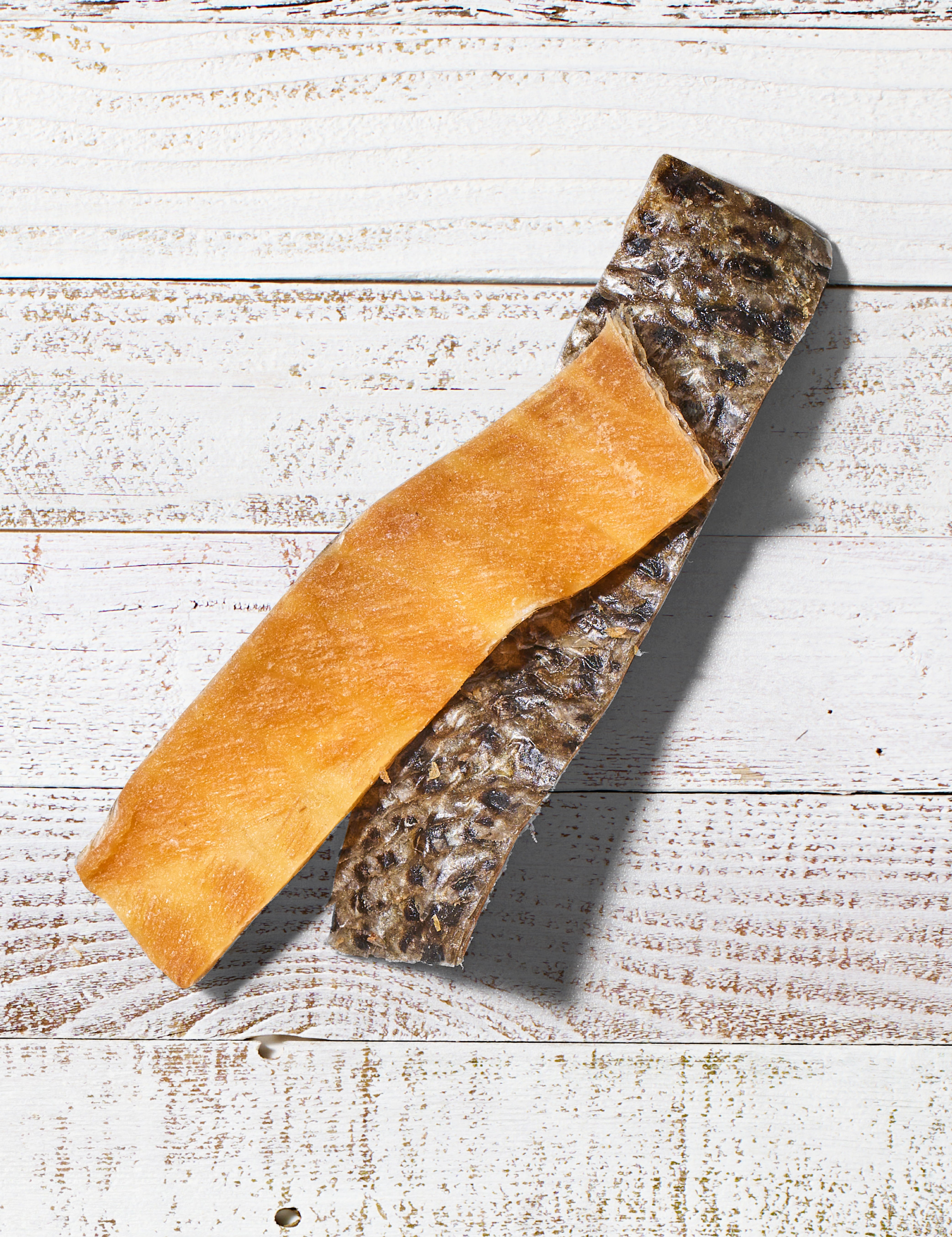 Freeze-Dried Salmon Skin Strips for Dogs